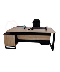 Momentom Executive Table