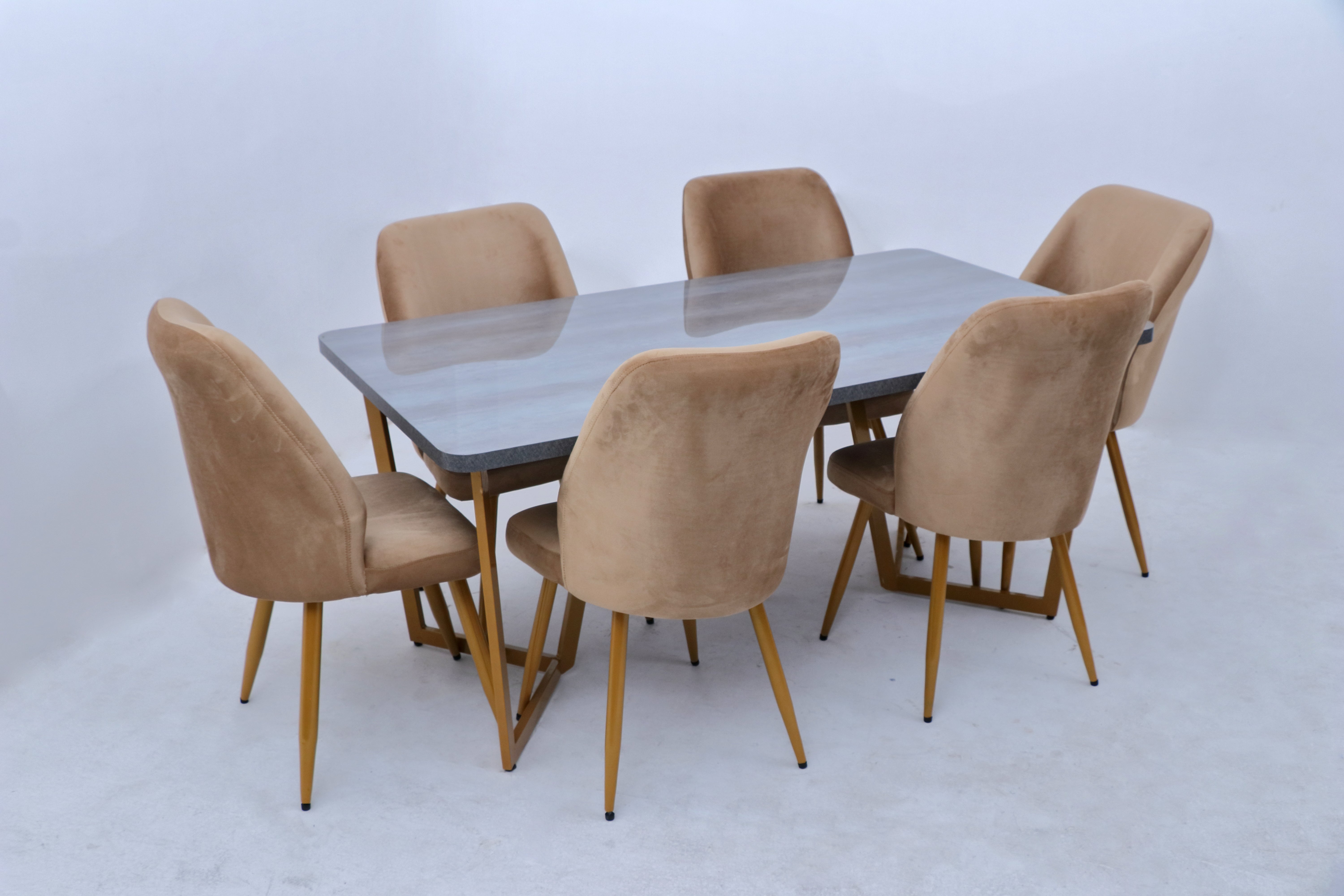 NIBBLE DINING TABLE